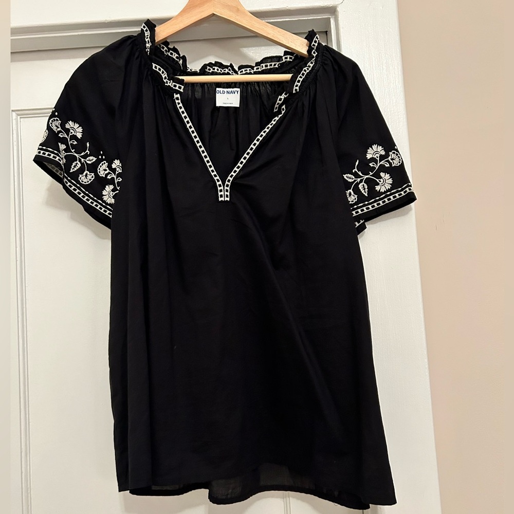 Black Embroidered Short Sleeve Blouse